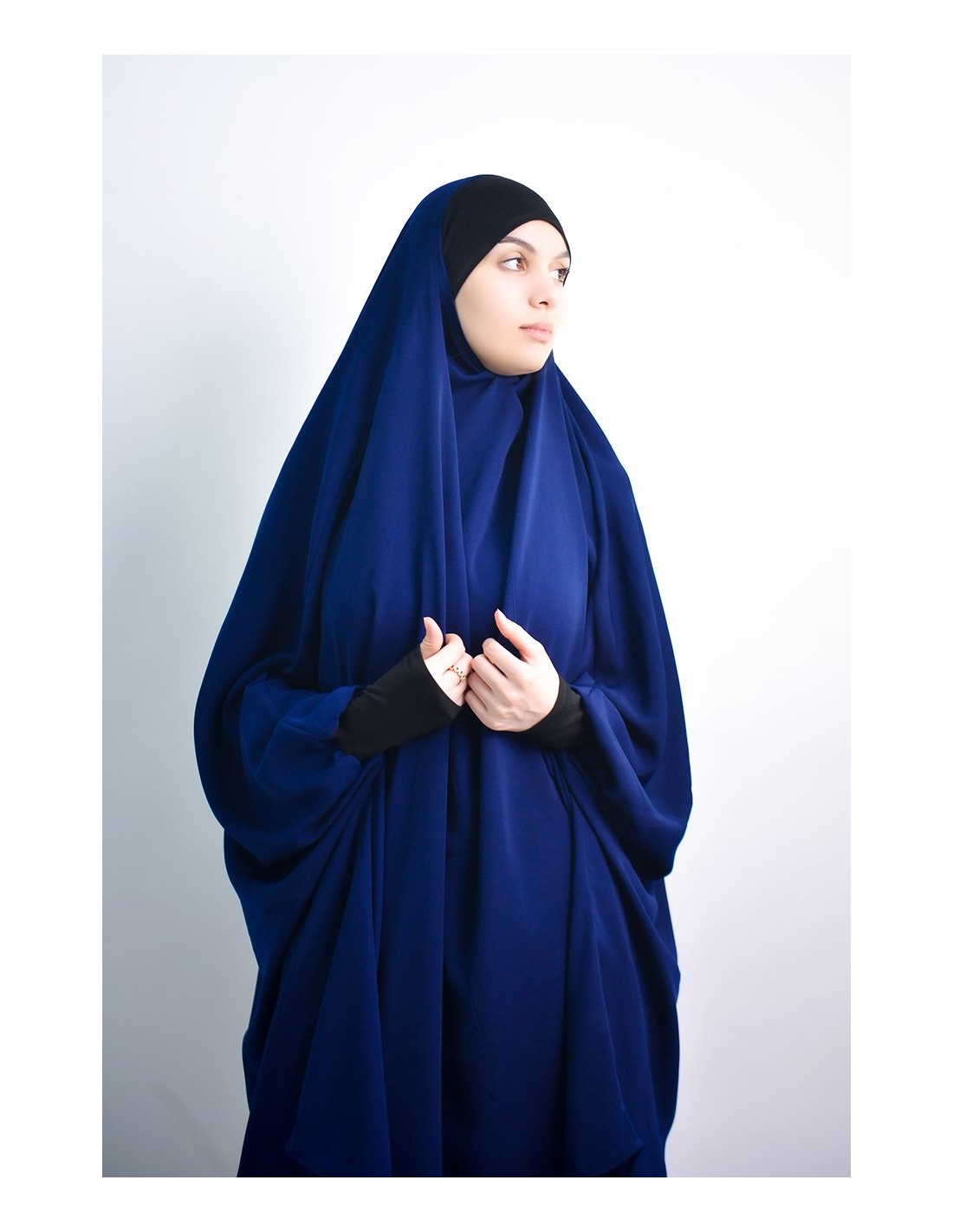 Jilbab al baida with frowns