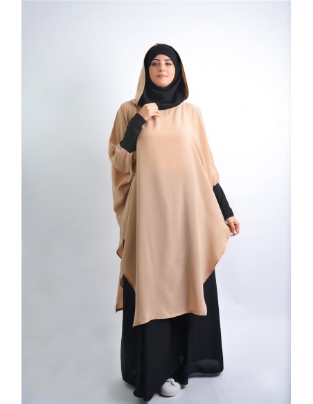 Túnica joven: hiyab y capucha incorporada