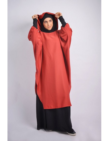 Junge Tunika: Hijab und eingebaute Kapuze
